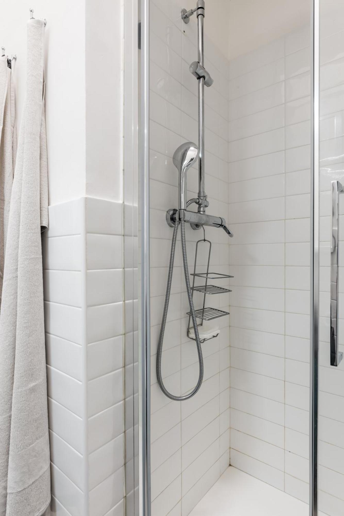 Acquario 5 Minuti, 1Br , Free A-C, Wifi & Netflix "City Center" By Tilo Genua Buitenkant foto
