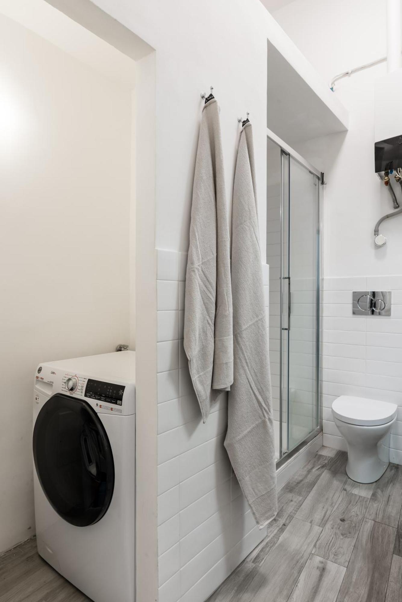 Acquario 5 Minuti, 1Br , Free A-C, Wifi & Netflix "City Center" By Tilo Genua Buitenkant foto